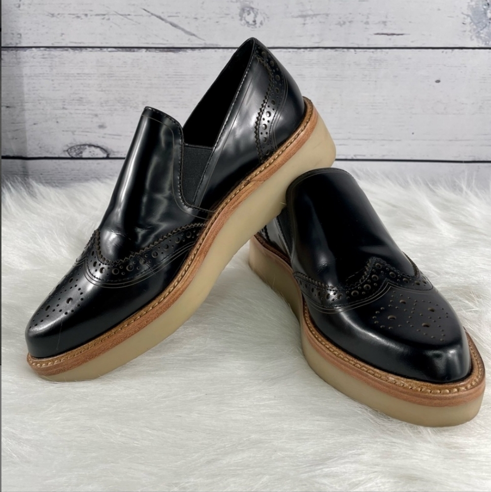 DKNY Women’s Brogue Platform Wingtip Oxfords Slip-ons, Rubber Sole, Classic Look - Picture 11 of 12